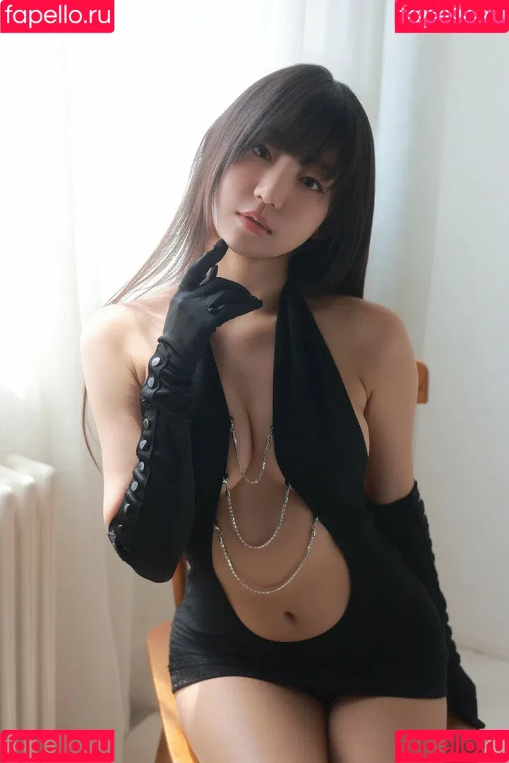 Eunji Pyoapple / djhenney / eunji / pyoapple Onlyfans Photo Gallery 
