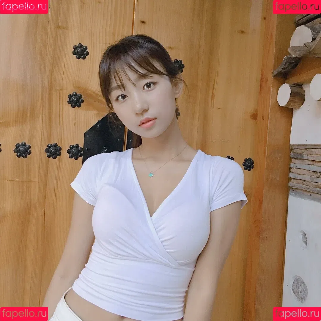 Eunji Pyoapple / djhenney / eunji / pyoapple Onlyfans Photo Gallery 