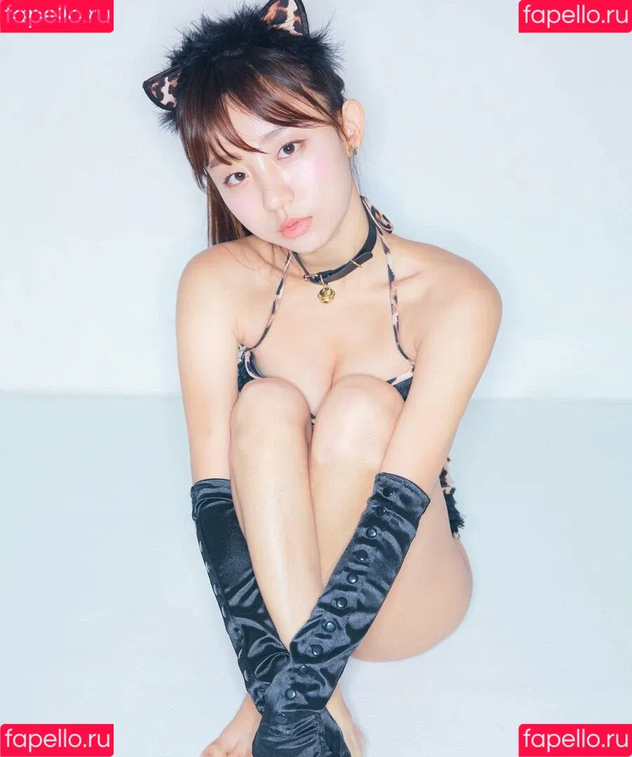 Eunji Pyoapple / djhenney / eunji / pyoapple Onlyfans Photo Gallery 