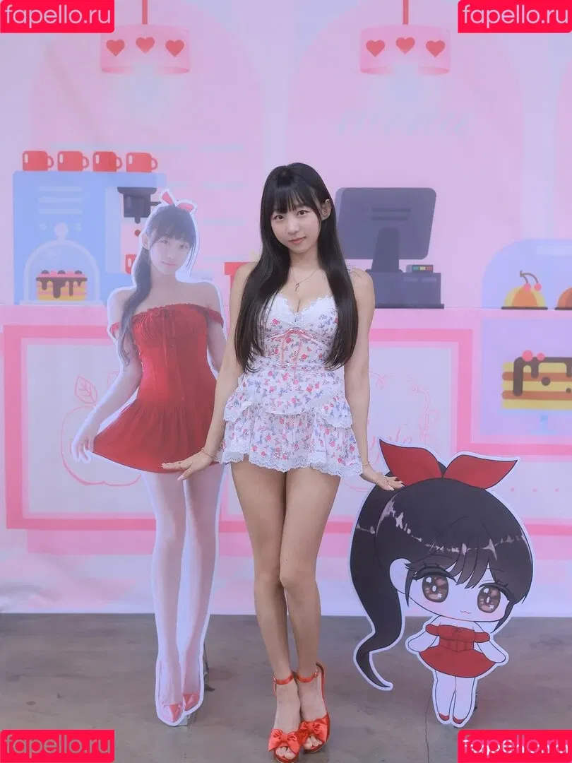 Eunji Pyoapple / djhenney / eunji / pyoapple Onlyfans Photo Gallery 