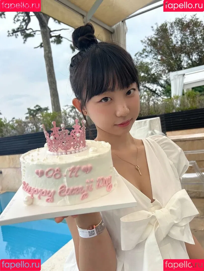 Eunji Pyoapple / djhenney / eunji / pyoapple Onlyfans Photo Gallery 