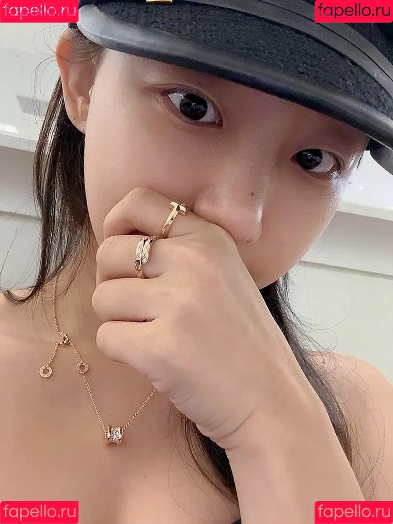 Eunji Pyoapple / djhenney / eunji / pyoapple Onlyfans Photo Gallery 