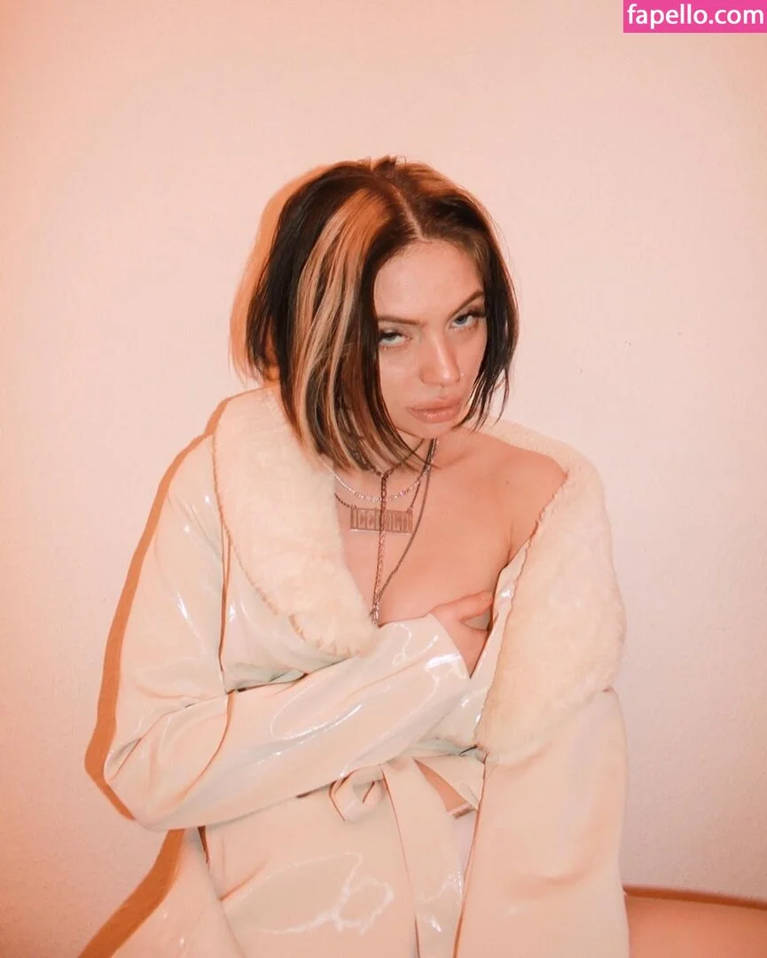 Viktoria Krause / Viktoriazo3 / u418631680... Onlyfans Photo Gallery 