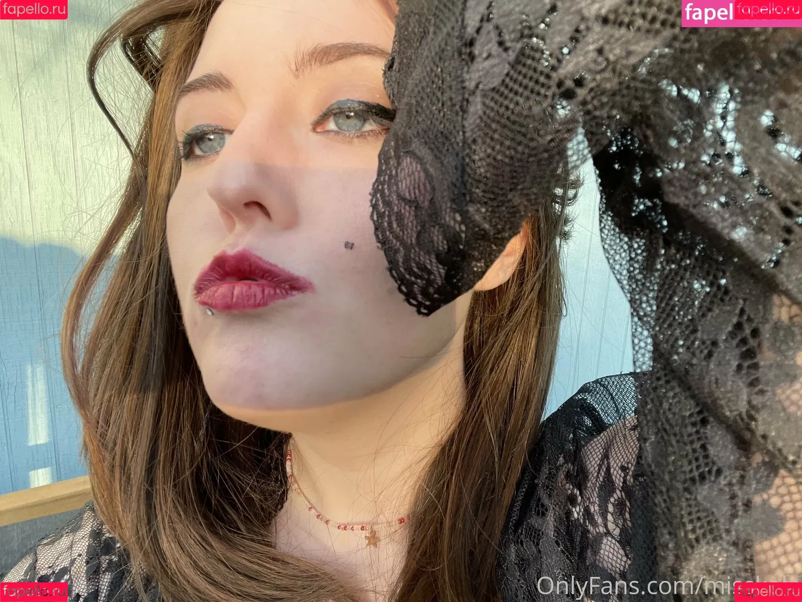 holykoley / luvurteeth Onlyfans Photo Gallery 
