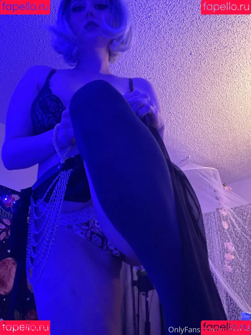 holykoley / luvurteeth Onlyfans Photo Gallery 