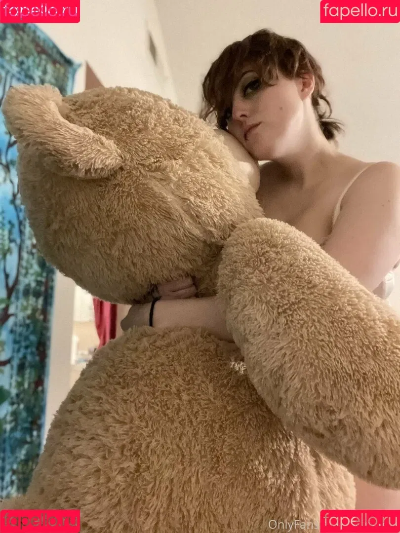 holykoley / luvurteeth Onlyfans Photo Gallery 