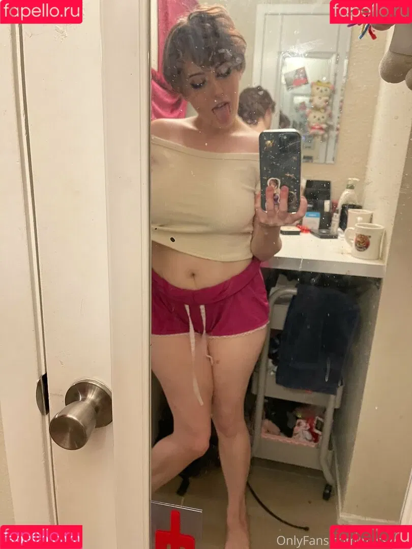 holykoley / luvurteeth Onlyfans Photo Gallery 