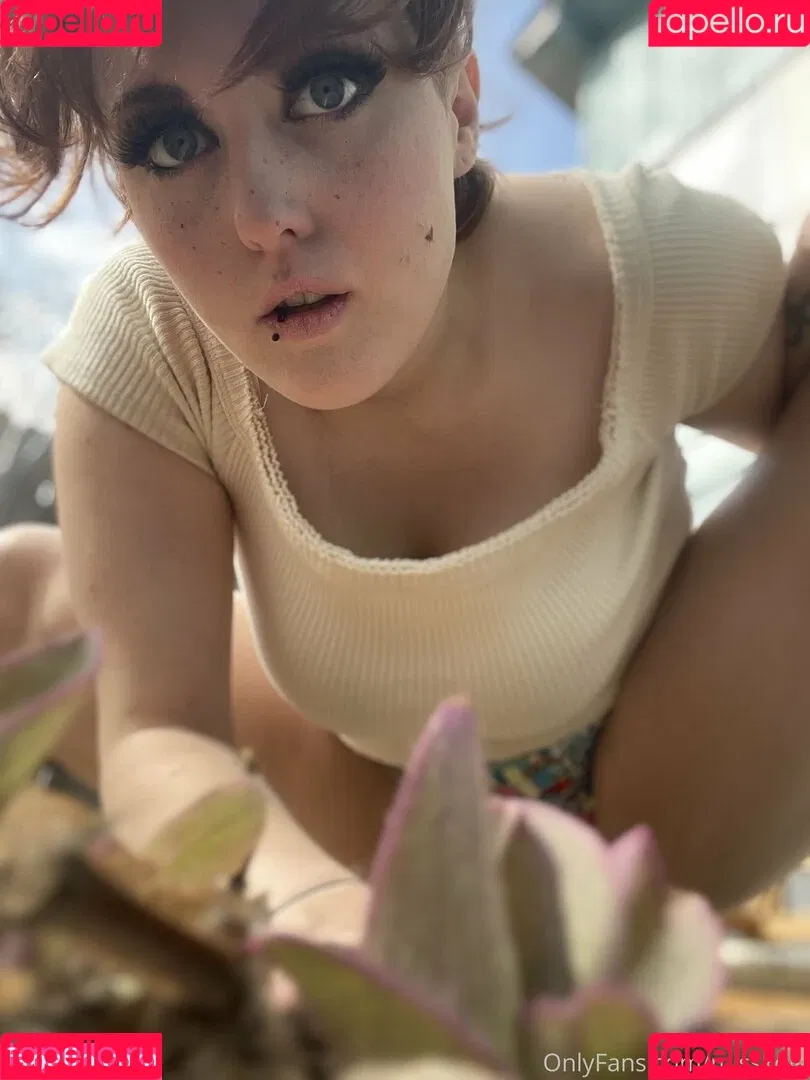 holykoley / luvurteeth Onlyfans Photo Gallery 