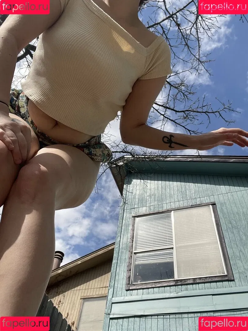 holykoley / luvurteeth Onlyfans Photo Gallery 