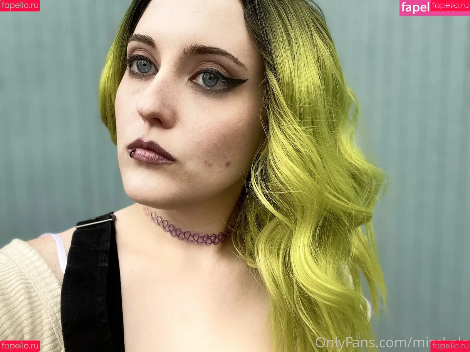 holykoley / luvurteeth Onlyfans Photo Gallery 