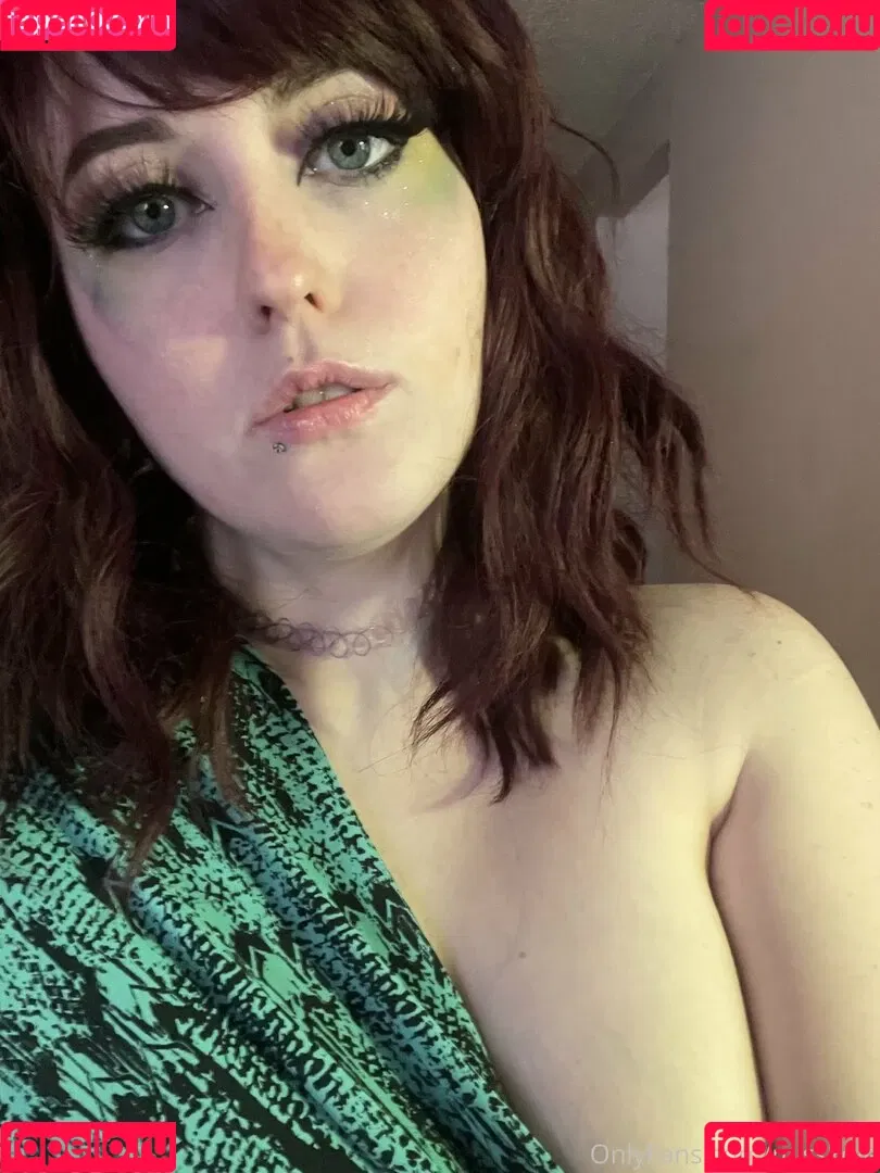 holykoley / luvurteeth Onlyfans Photo Gallery 