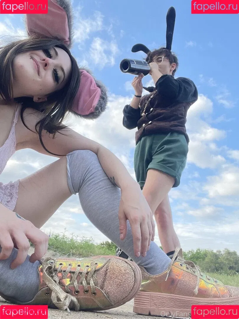 holykoley / luvurteeth Onlyfans Photo Gallery 