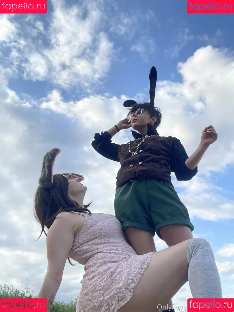 holykoley / luvurteeth Onlyfans Photo Gallery 