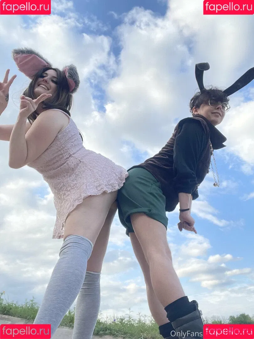 holykoley / luvurteeth Onlyfans Photo Gallery 
