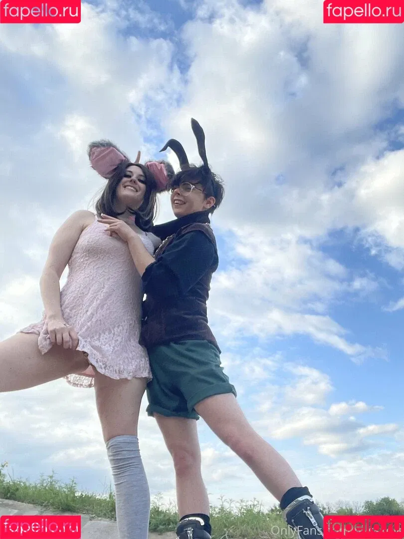 holykoley / luvurteeth Onlyfans Photo Gallery 