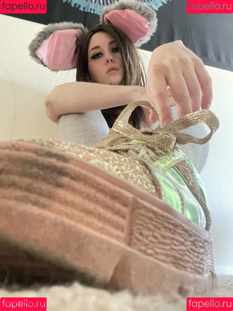holykoley / luvurteeth Onlyfans Photo Gallery 