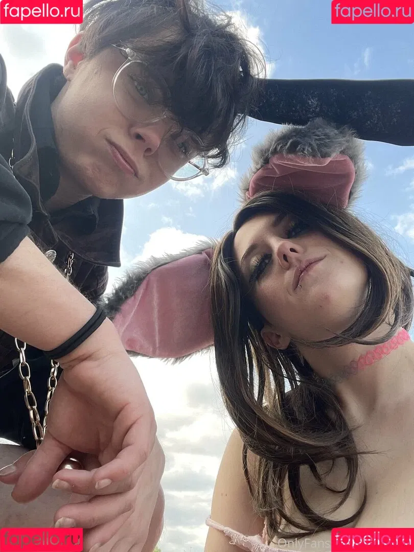 holykoley / luvurteeth Onlyfans Photo Gallery 