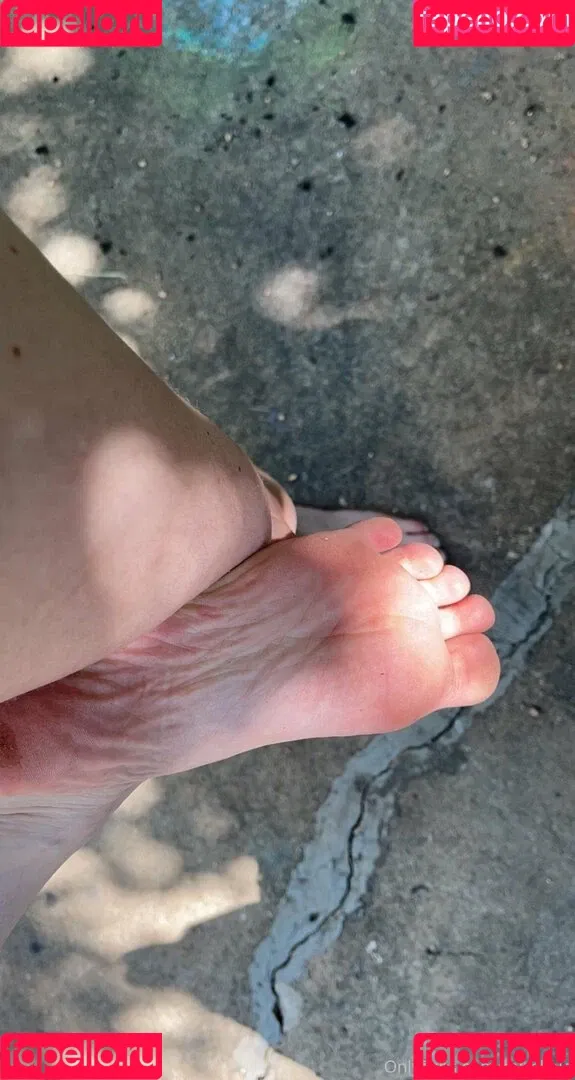 holykoley / luvurteeth Onlyfans Photo Gallery 