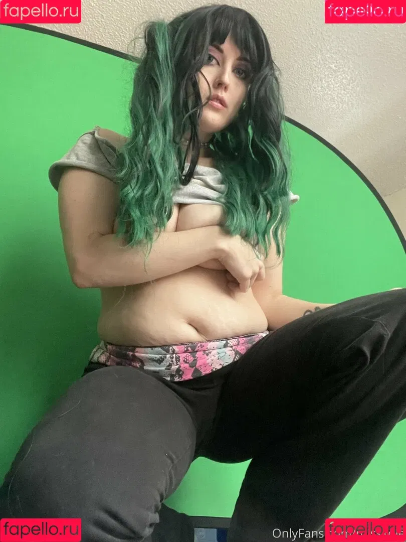 holykoley / luvurteeth Onlyfans Photo Gallery 
