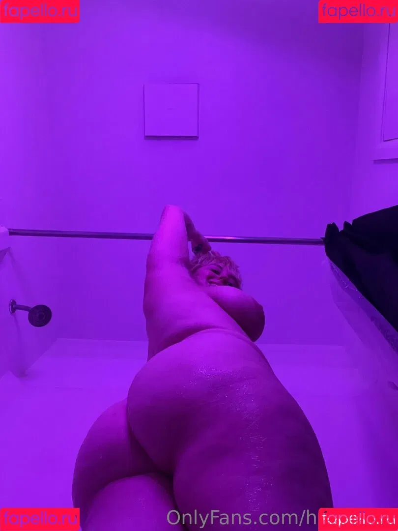 holykoley / luvurteeth Onlyfans Photo Gallery 