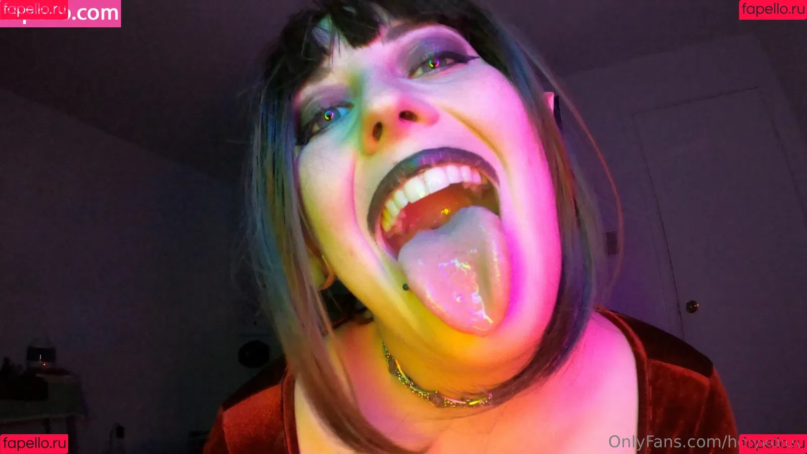 holykoley / luvurteeth Onlyfans Photo Gallery 
