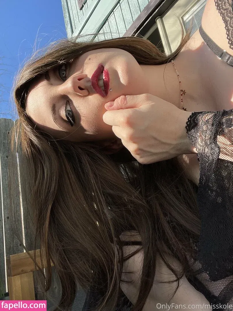 holykoley / luvurteeth Onlyfans Photo Gallery 