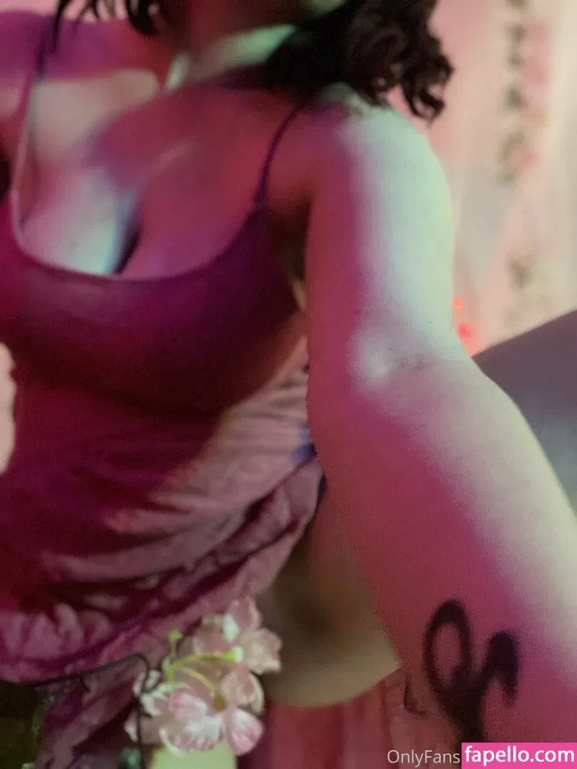 holykoley / luvurteeth Onlyfans Photo Gallery 