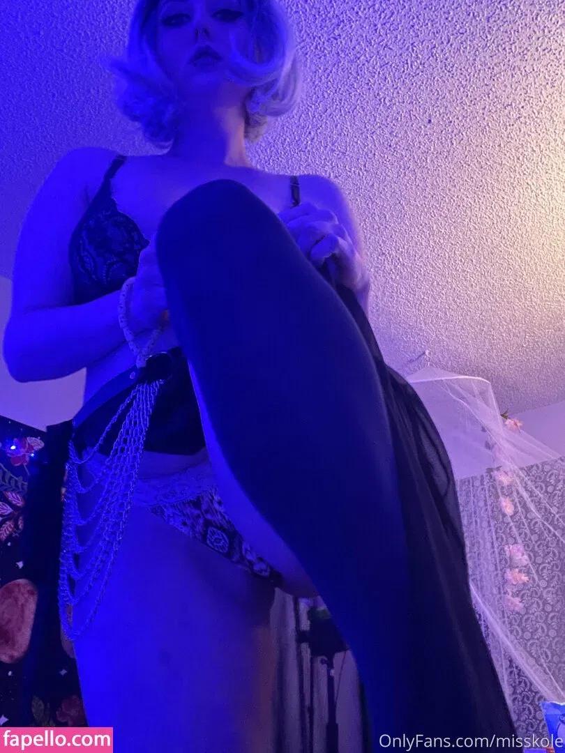 holykoley / luvurteeth Onlyfans Photo Gallery 