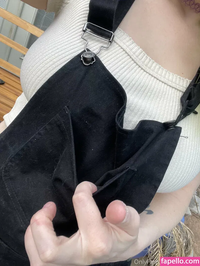 holykoley / luvurteeth Onlyfans Photo Gallery 