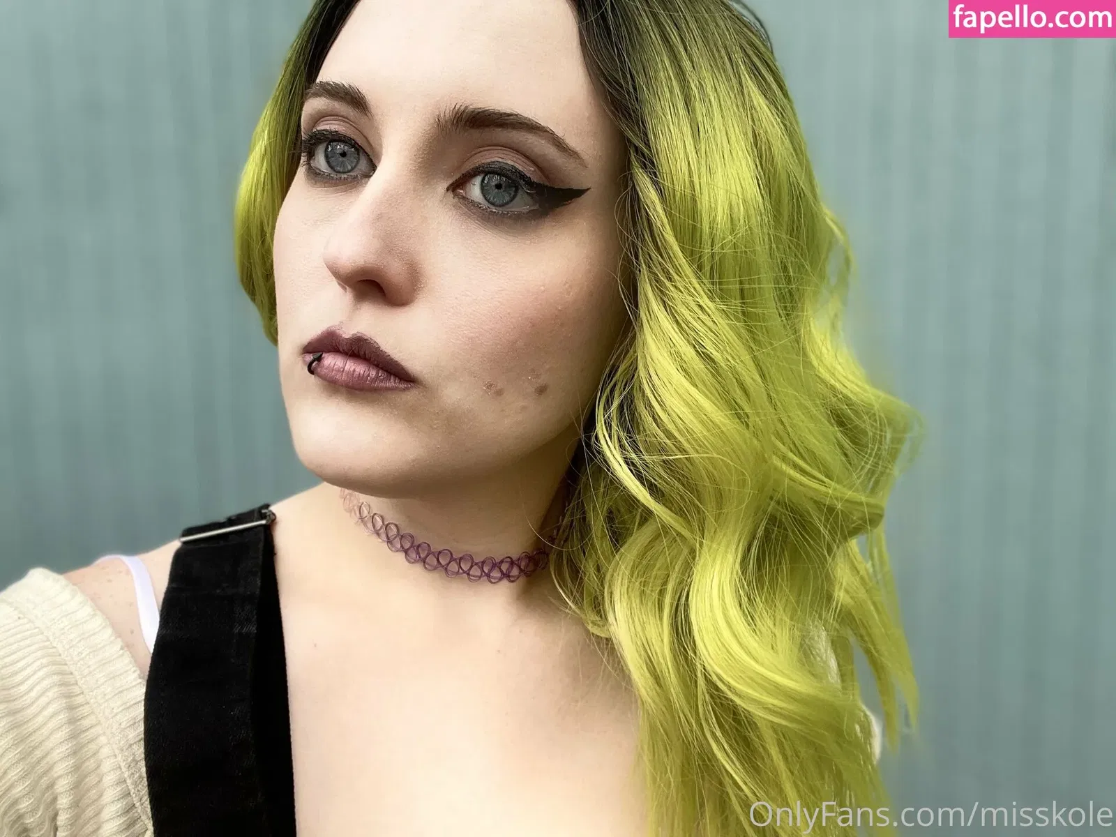 holykoley / luvurteeth Onlyfans Photo Gallery 