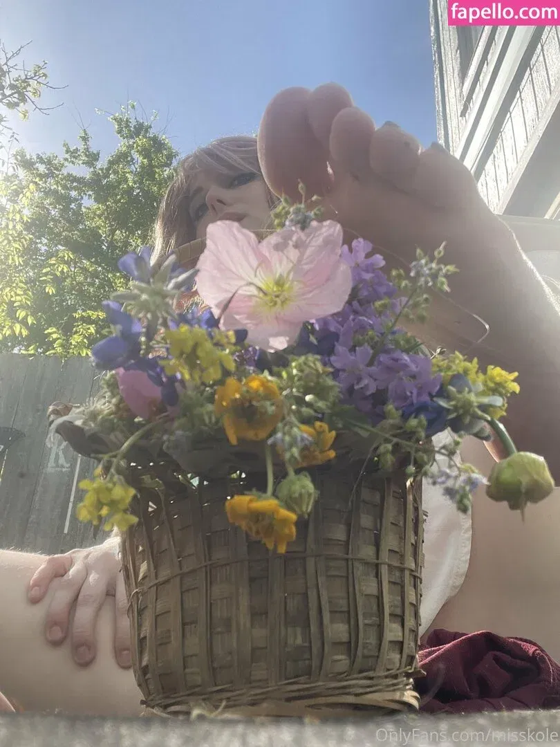 holykoley / luvurteeth Onlyfans Photo Gallery 