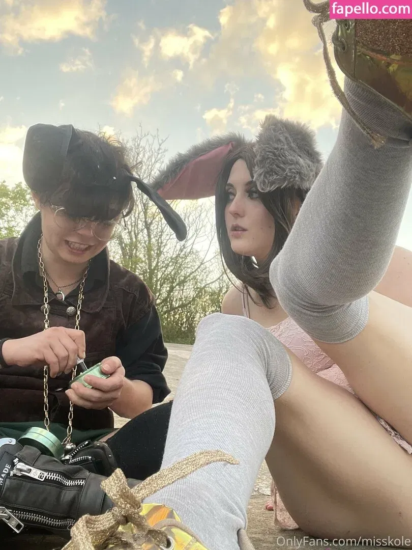 holykoley / luvurteeth Onlyfans Photo Gallery 