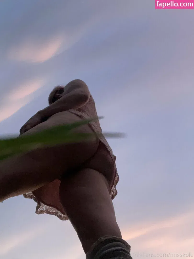 holykoley / luvurteeth Onlyfans Photo Gallery 