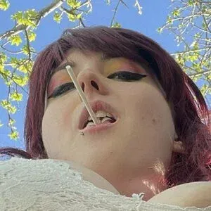 holykoley / luvurteeth Onlyfans Photo Gallery 