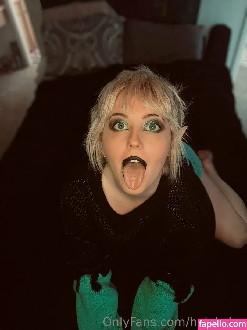 holykoley / luvurteeth Onlyfans Photo Gallery 