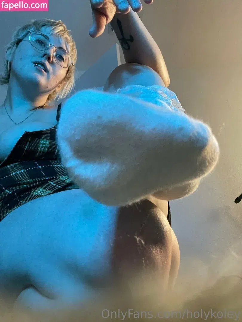 holykoley / luvurteeth Onlyfans Photo Gallery 