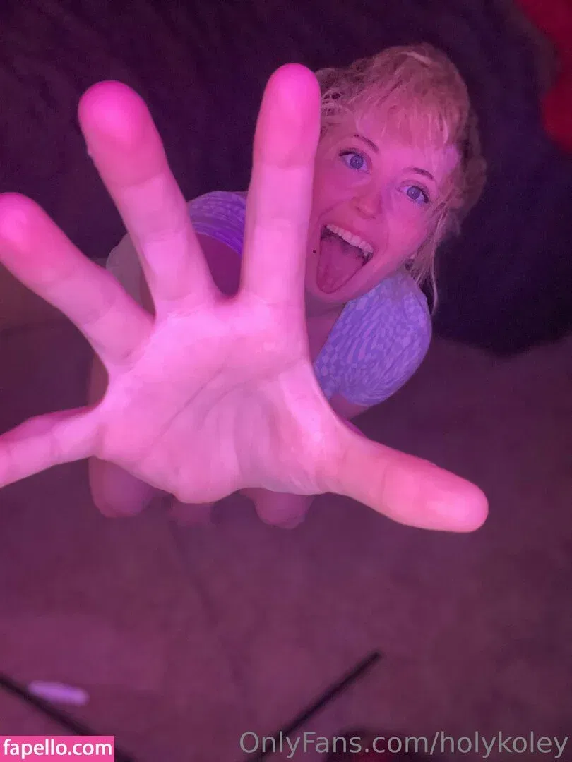 holykoley / luvurteeth Onlyfans Photo Gallery 