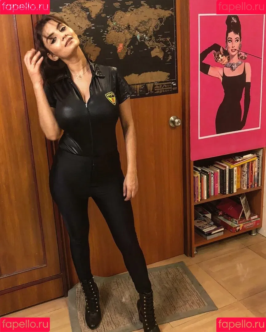 Anveshi Jain / anveshi25 / anveshi_jain / anveshijain Onlyfans Photo Gallery 