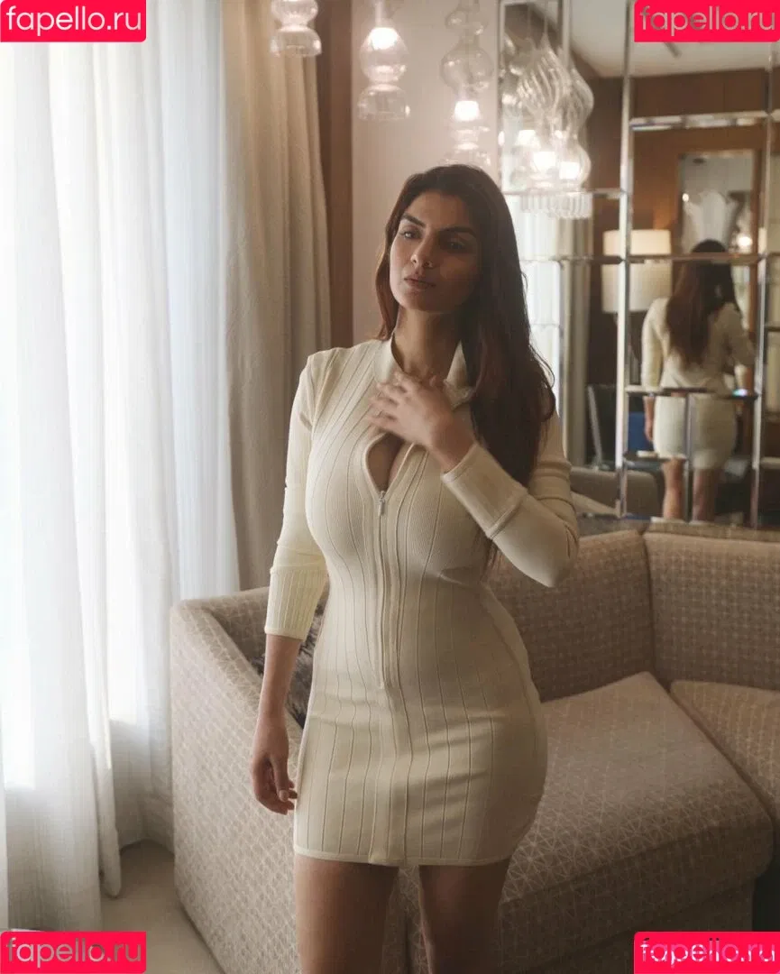 Anveshi Jain / anveshi25 / anveshi_jain / anveshijain Onlyfans Photo Gallery 