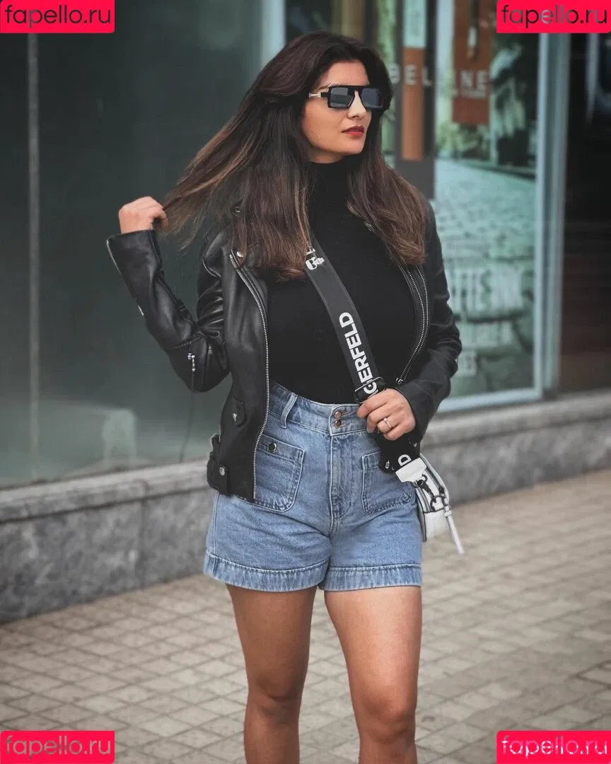 Anveshi Jain / anveshi25 / anveshi_jain / anveshijain Onlyfans Photo Gallery 