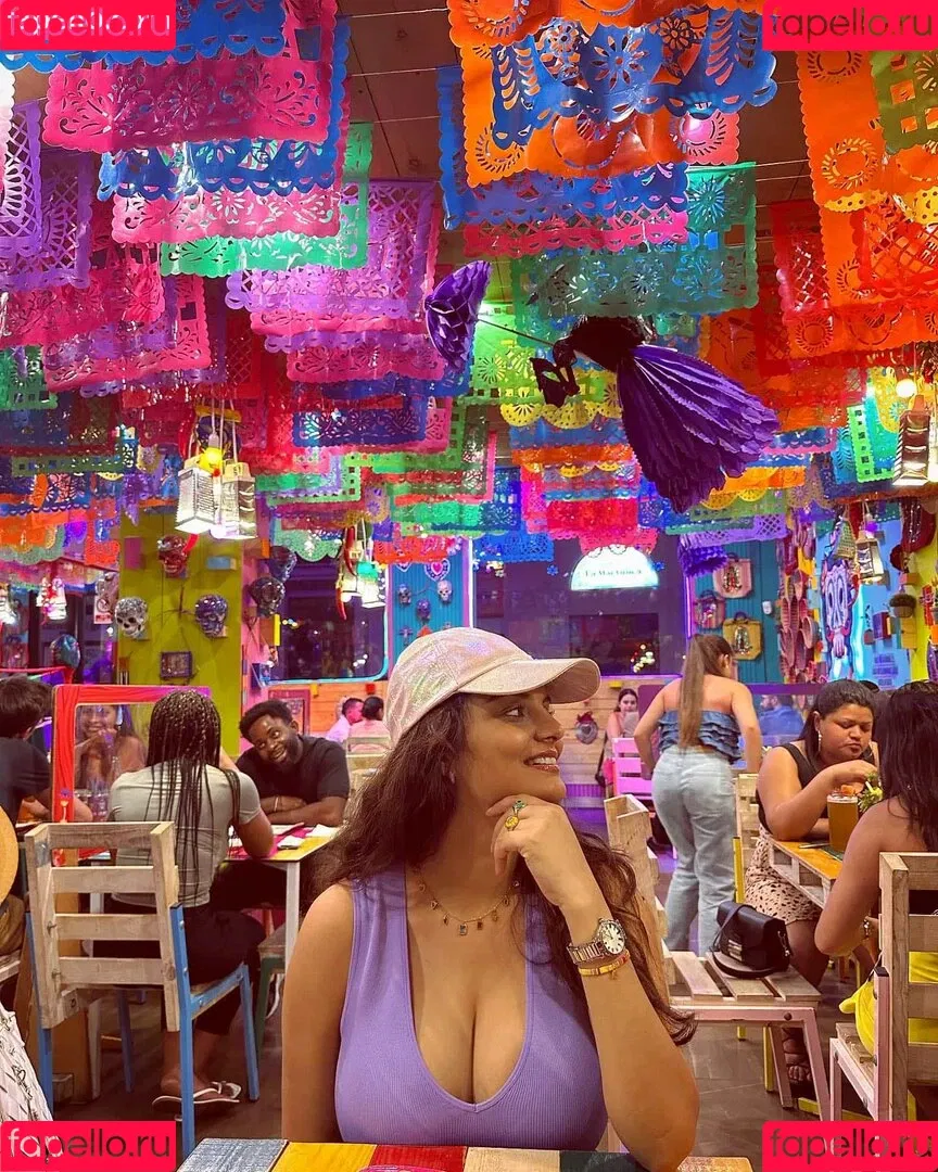 Anveshi Jain / anveshi25 / anveshi_jain / anveshijain Onlyfans Photo Gallery 