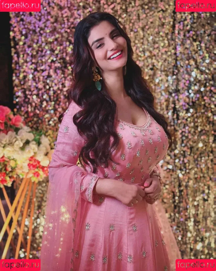 Anveshi Jain / anveshi25 / anveshi_jain / anveshijain Onlyfans Photo Gallery 