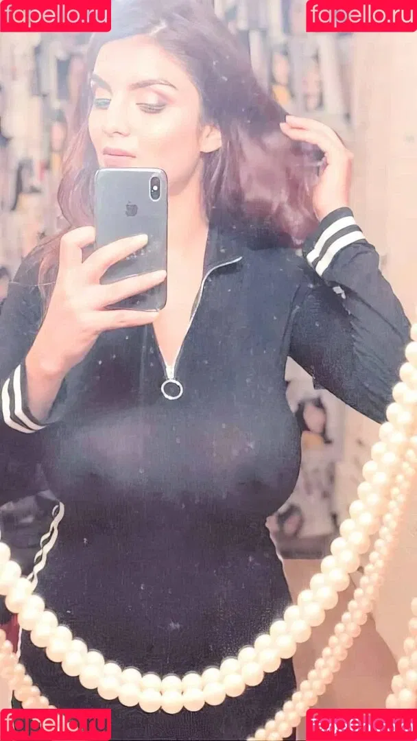 Anveshi Jain / anveshi25 / anveshi_jain / anveshijain Onlyfans Photo Gallery 