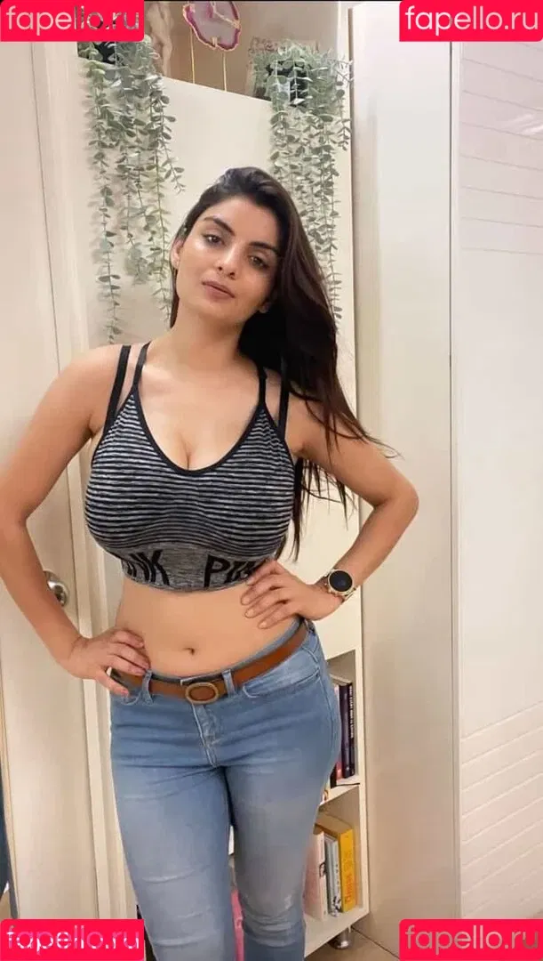 Anveshi Jain / anveshi25 / anveshi_jain / anveshijain Onlyfans Photo Gallery 