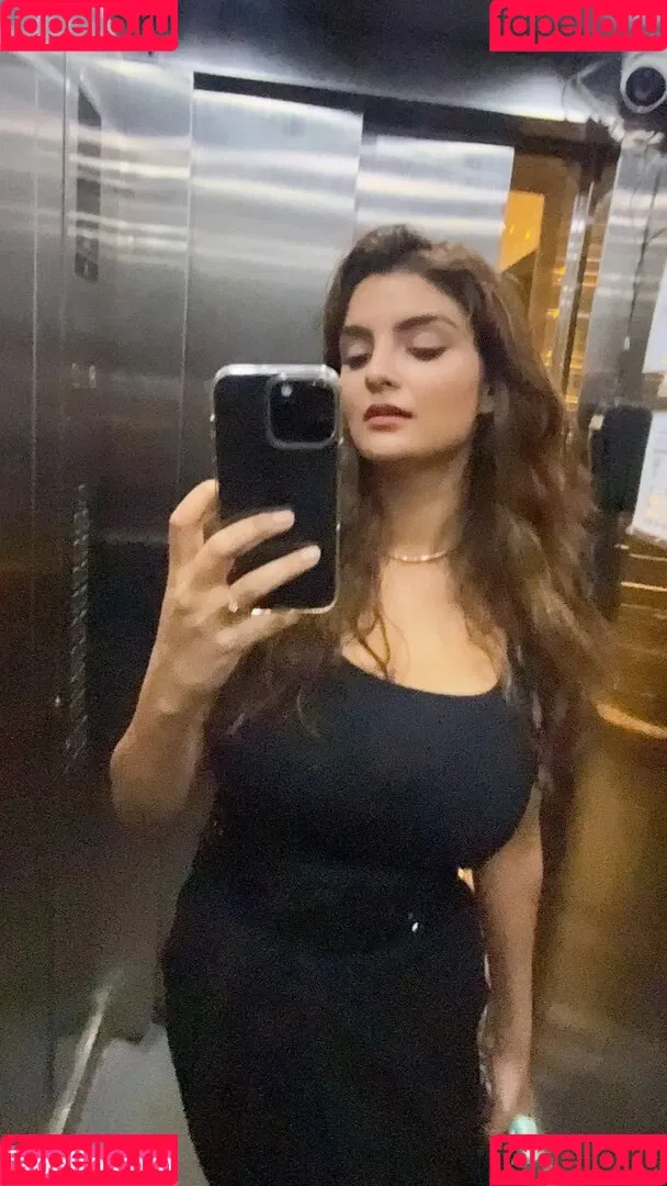 Anveshi Jain / anveshi25 / anveshi_jain / anveshijain Onlyfans Photo Gallery 