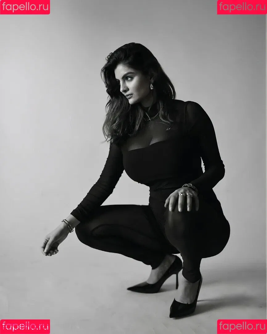 Anveshi Jain / anveshi25 / anveshi_jain / anveshijain Onlyfans Photo Gallery 