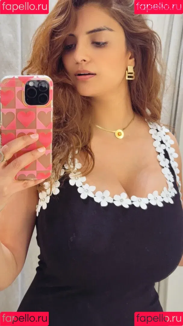 Anveshi Jain / anveshi25 / anveshi_jain / anveshijain Onlyfans Photo Gallery 