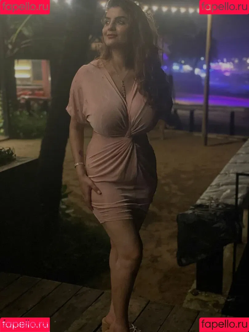 Anveshi Jain / anveshi25 / anveshi_jain / anveshijain Onlyfans Photo Gallery 