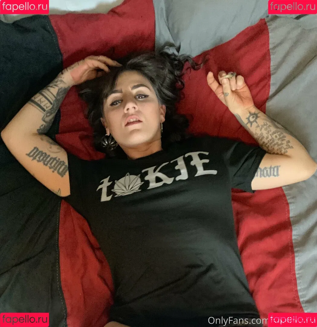 a_zfree / freyjaluv1 Onlyfans Photo Gallery 