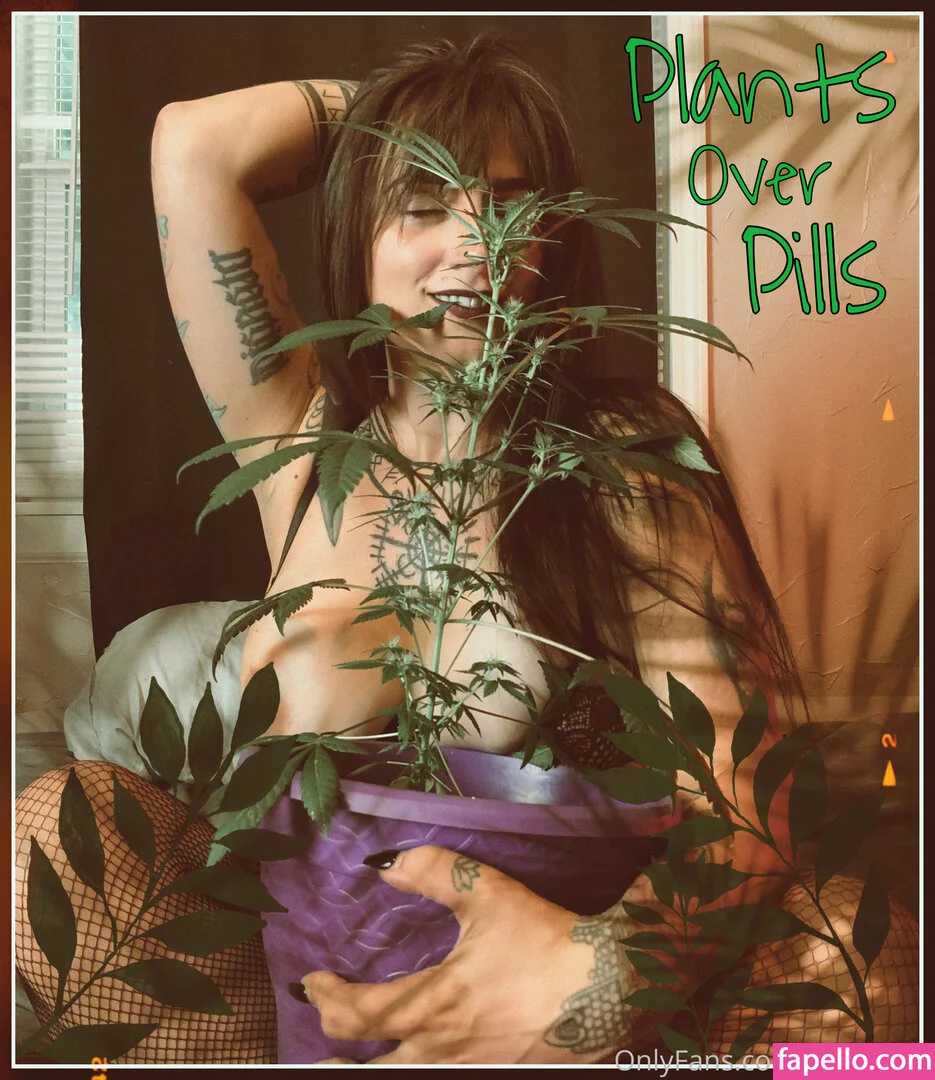 a_zfree / freyjaluv1 Onlyfans Photo Gallery 